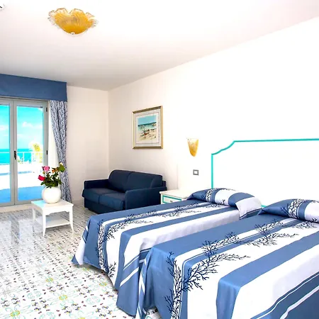 Hotel Ferretti-3